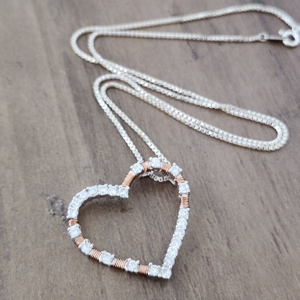 Silver jewelry necklace